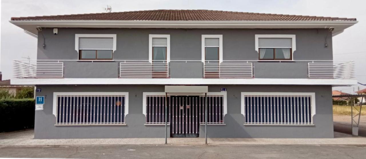 La Villa Hostal Calvarrasa de Abajo Zewnętrze zdjęcie